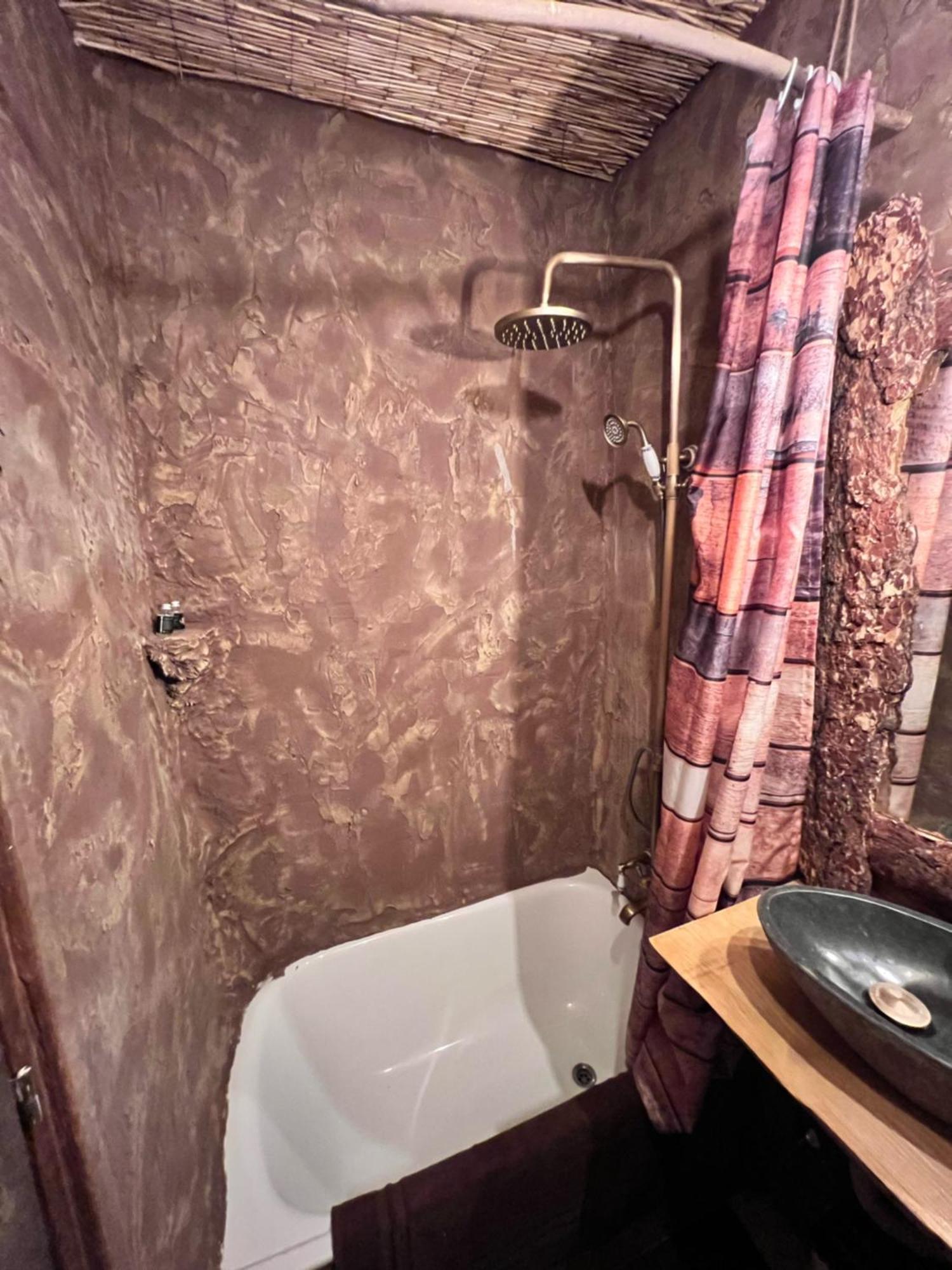 Insomnia Hotel Berga Chambre photo